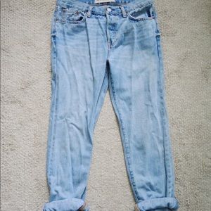 Light wash relaxed boyfriend jeans